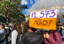 Servidores protestam contra projeto de lei que quer passar gestão de escolas municipais de SP para organizações sociais