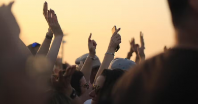 Participar de eventos é a chave para a felicidade, afirma estudo